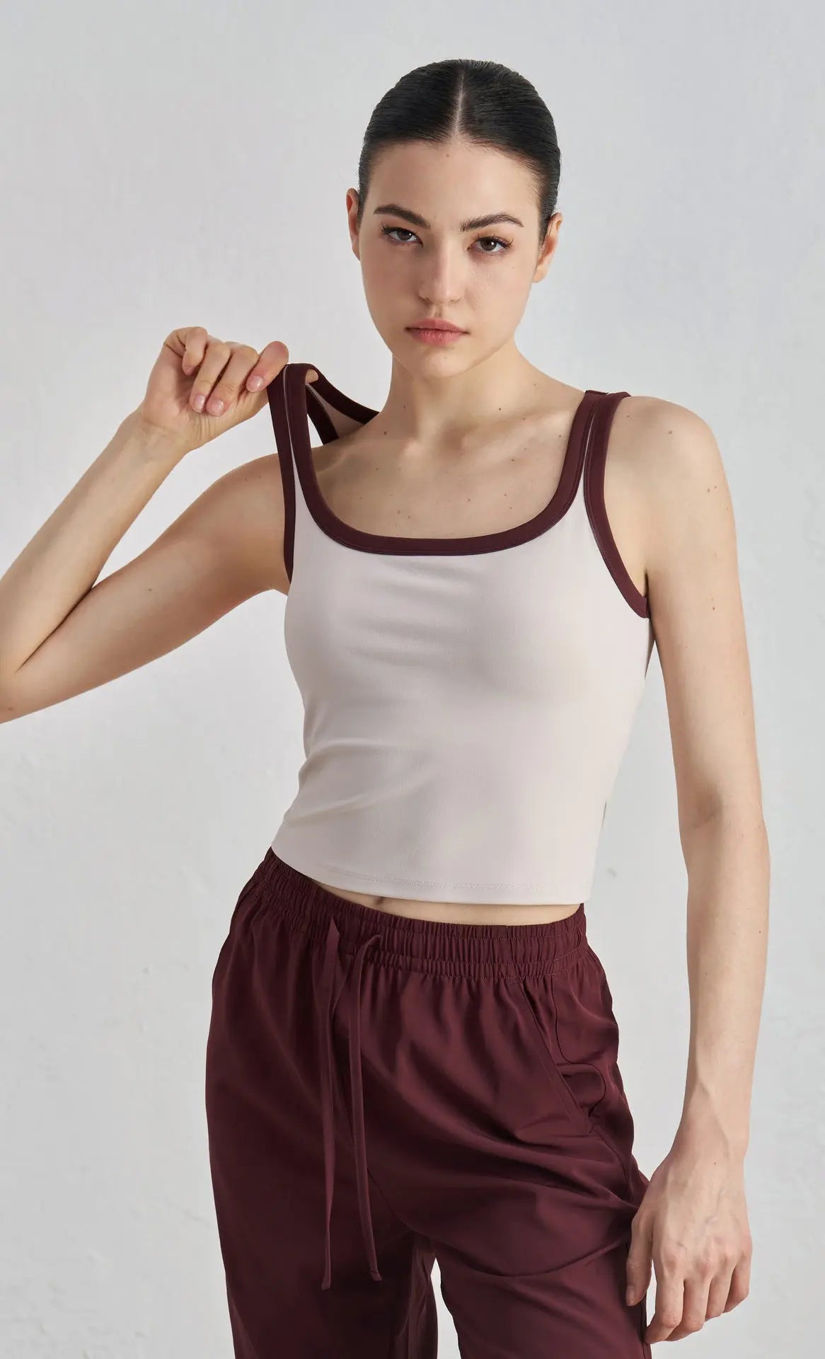 Colorblock U-Neck Sports Bra Tank opelle motion