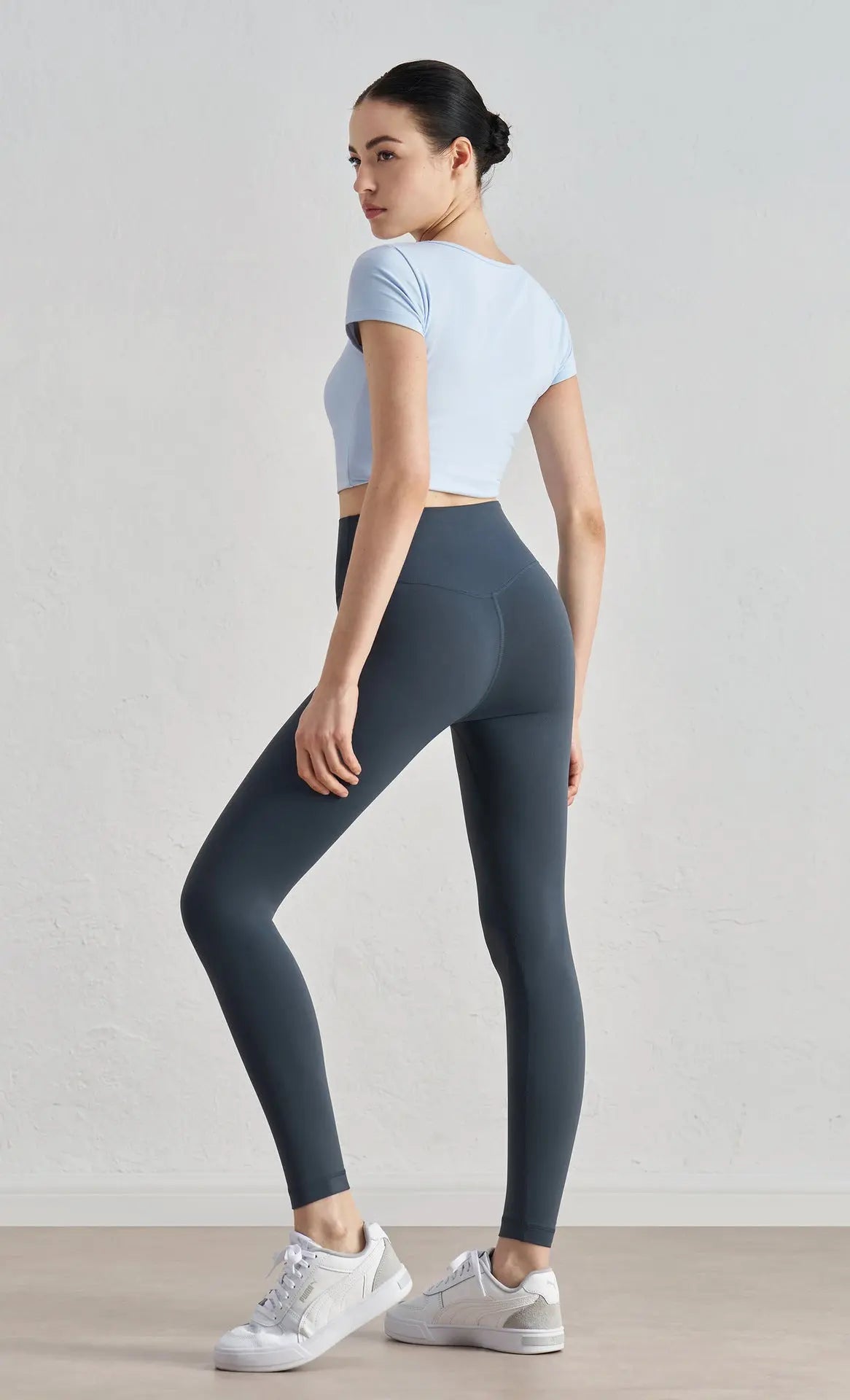 Elevate Curve Yoga Tee opelle motion